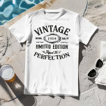 Camiseta Vintage em qualquer ano de nascimento<br><div class="desc">Adicione um traço de humor e uma perfeição ao seu traje de aniversário com a nossa última oferta! Esta camiseta de design de uísque, tema de aniversário inédito, tem um encanto único. Envolva o processo de envelhecimento em estilo com a frase chamativa "Idade para a Perfeição"! Esta roupa de edição...</div>