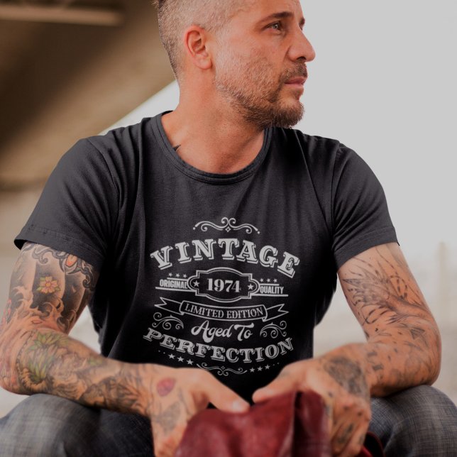 Camiseta Vintage Envelhecido à Perfeição (Criador carregado)