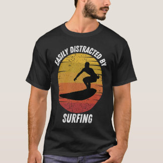 Camiseta Vintage facilmente distraída pelo surfe na Retro S