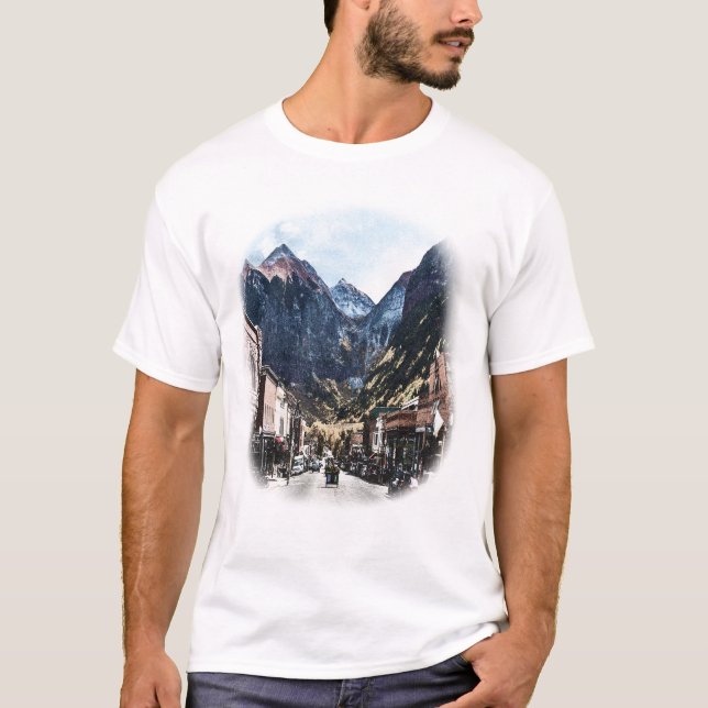 Camiseta Vintage Mountain Town Street View Graphic (Frente)