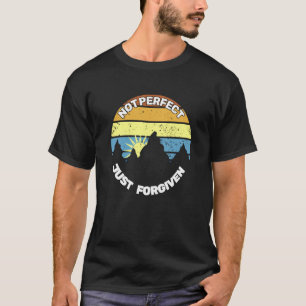 Camiseta Vintage Não Perfeito Apenas Católica Cristã Perdoa