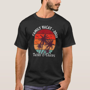 Camiseta Vintage Palm Tree Family Vacation 2022 Turks & Cai