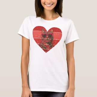 Camiseta Vintage Red Heart Tabby Cat em óculos escuros T-Sh