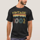 Camiseta Vintage Retro Best of 2002 18th Birthday Gift<br><div class="desc">Este vintage tem um presente de aniversário de 18 anos para todos.</div>