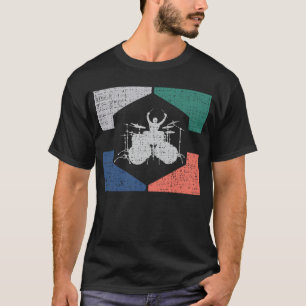 Camiseta Vintage Retro Drummer Reproduzindo o estilo do tam