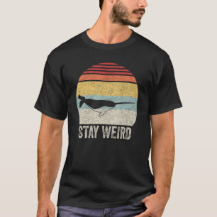 Camiseta Vintage Retro Narwhal Fica Estranho