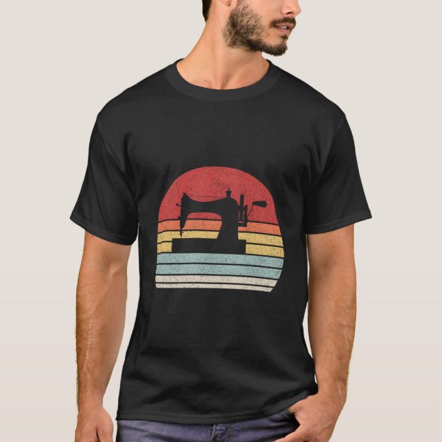 Camiseta Vintage Retro Sewing Machine (Frente)