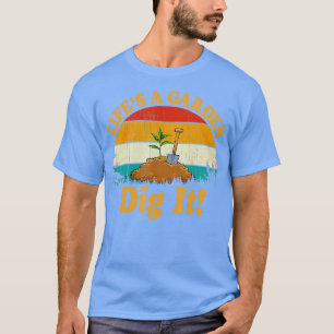 Camiseta Vintage Retro Style Gardening Decor life39s a gard