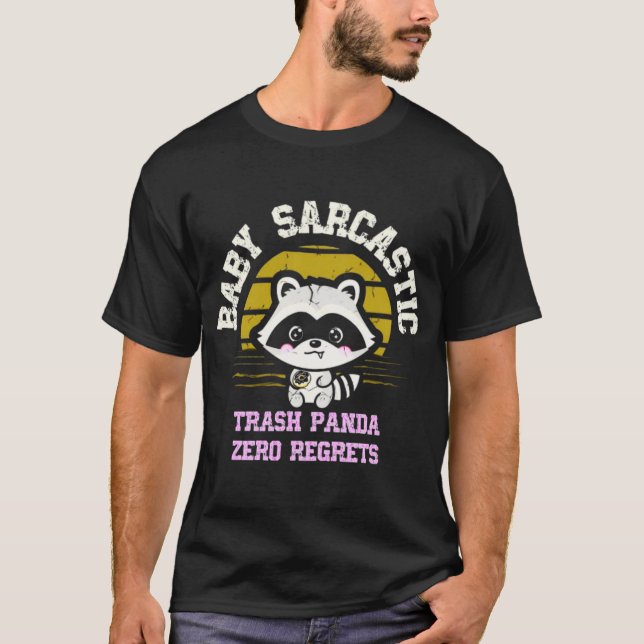 Camiseta Vintage Retro Trash Panda - Zero Regrets Sarcastic (Frente)