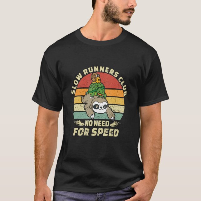 Camiseta Vintage Slow Runners Club Sloth Running Team (Frente)