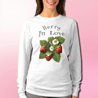 Camiseta Vintage Stawberries -  Berry in Love