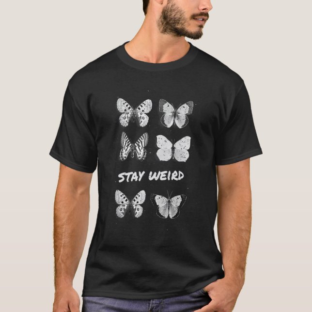 Camiseta Vintage Stay Weird Butterfly Design (Frente)