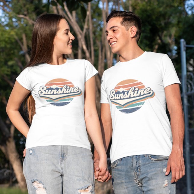Camiseta Vintage Sunshine Retro Sun e Mountain Design (Criador carregado)