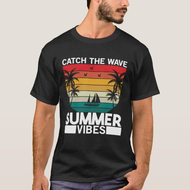 Camiseta Vintage Surfer Retro Surfing Beach Summer Vacation (Frente)