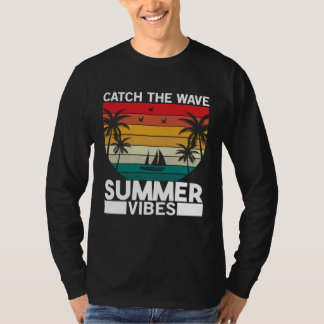Camiseta Vintage Surfer Retro Surfing Beach Summer Vacation