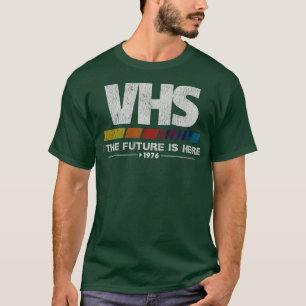 Camiseta Vintage VHS O Futuro Está Aqui Tapeçaria