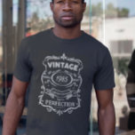 Camiseta Vintage Year Aged to Perfection Birthday (Idade da<br><div class="desc">Você pode mudar o estilo desta camisa escolhendo Mais > sob a opção de estilo. Ele pode ser personalizado na área fornecida ou personalizada escolhendo o clique para personalizar a opção e alterar o nome, as iniciais ou as palavras. Você também pode alterar a cor e o estilo do texto...</div>