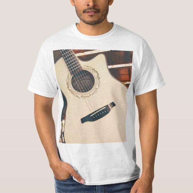 Camiseta Violão acústico bonito (Frente)