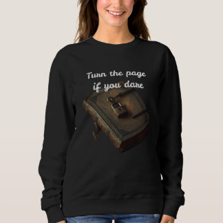 Camiseta Vire a Página Se Você Ousar Livro Gótico Trancado