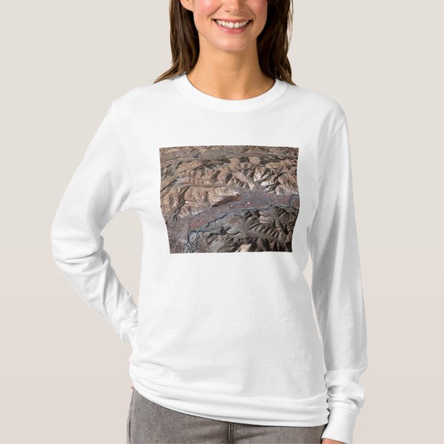 Camiseta Visão tridimensional da paisagem (Frente)
