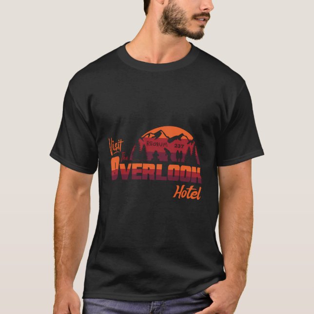 Camiseta Visite O Hotel Overlook - As Férias Desvendadas (Frente)