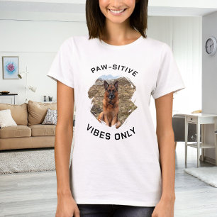 Camiseta Visíveis em forma de pata somente foto de cão