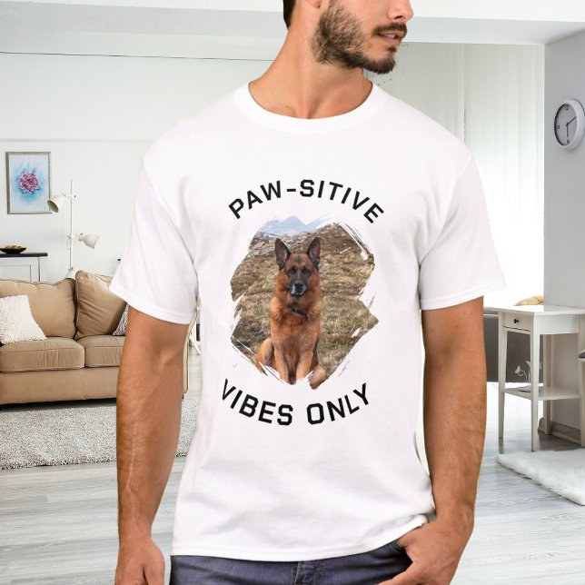Camiseta Visíveis em forma de pata somente foto de cão (Criador carregado)