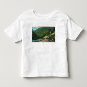 Camiseta Vista ao longo do rio frio da inclinação orienta