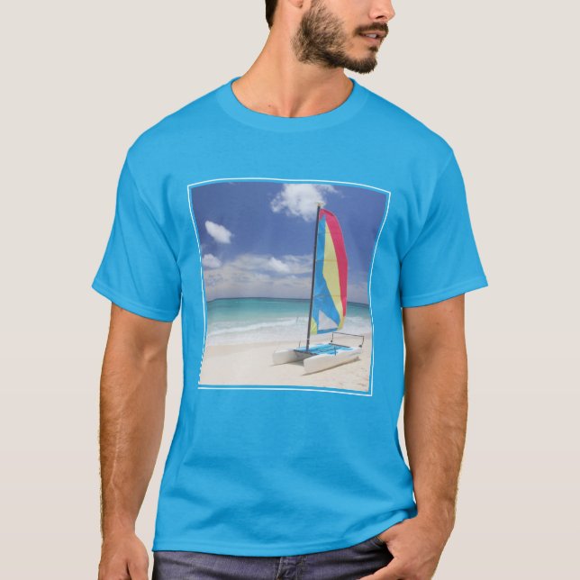 Camiseta Vista Da Praia Com A Navegação (Frente)