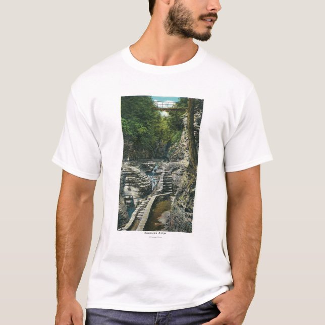 Camiseta Vista de uma ponte de suspensão (Frente)