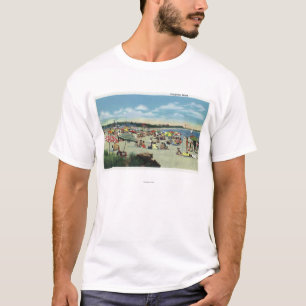 Camiseta Vista de uma praia aglomerada de Craigville