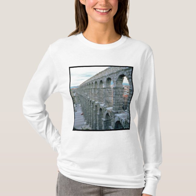 Camiseta Vista do aqueduto romano que data provavelmente (Frente)