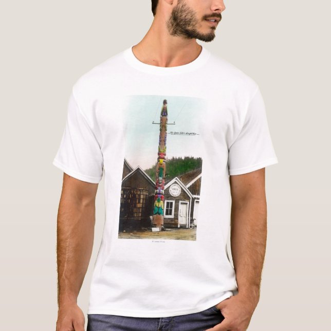 Camiseta Vista do corvo TotempoleWrangell, AK (Frente)