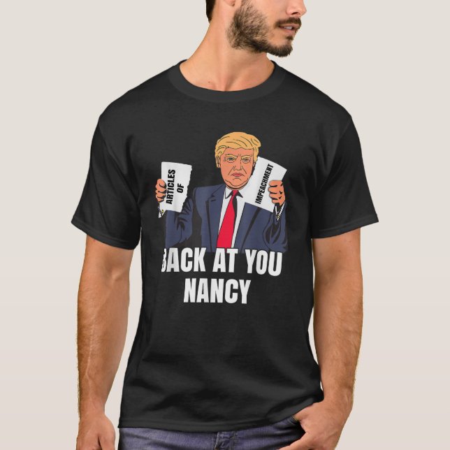 Camiseta Vitória De Impeachment Trump Não Culpada De Volta  (Frente)
