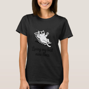 Camiseta Vivendo Minhas Melhores Nove Vidas Piada Divertida