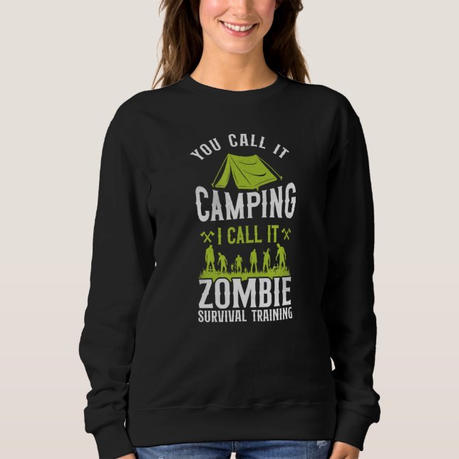 Camiseta Você Chama De Acampamento Eu Chamo De Zombie Survi (Frente)
