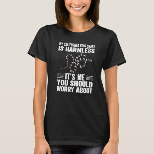 Camiseta Você Deveria Se Preocupar Com O Rei Da Califórnia