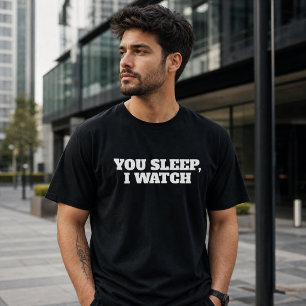 Camiseta Você Dorme Eu Assisto Engraçado 