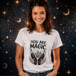 Camiseta Você É Mágico Cristais Celestiais Místicos das Mão