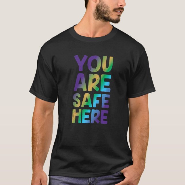 Camiseta Você Está Seguro Aqui No Rainbow Prid Lgbtq Gay Tr (Frente)