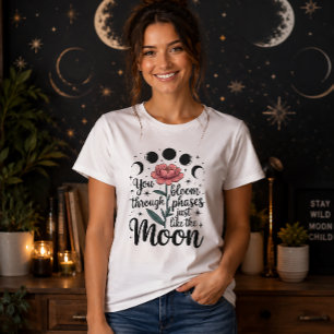 Camiseta Você Floresce Através das Fases Lua Peônia Flor