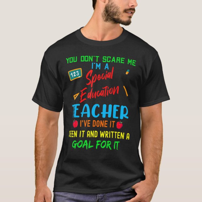 Camiseta Você não me assusta Eu sou um professor de educaçã (Frente)
