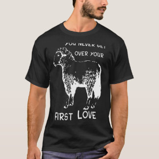 Camiseta Você nunca supera seu primeiro amor sarcástico