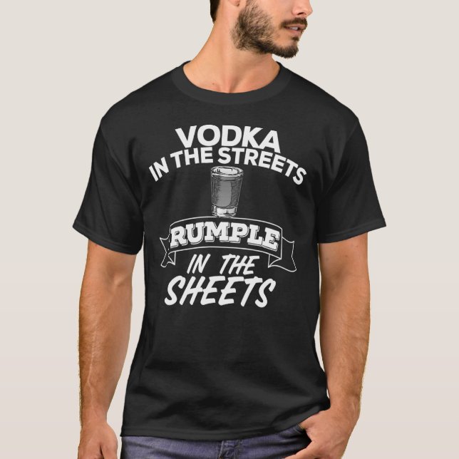 Camiseta Vodka Nas Ruas Rumple No Líquido De Folhas (Frente)