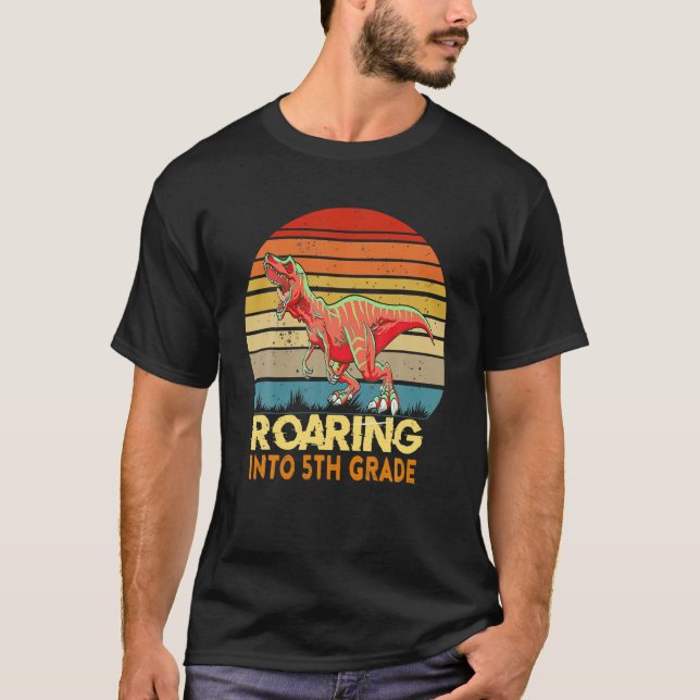 Camiseta Voltando Ao Dinossauro Da Grau 5 De De Volta À Esc (Frente)