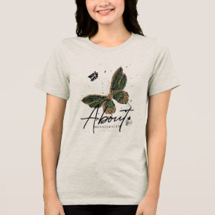 Camiseta “Voo Verde” “Borboleta Botânica” “Branco Esmeralda