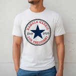 Camiseta Vote em Kamala Harris para o Presidente 2024 Star<br><div class="desc">Vote em Kamala Harris para o Presidente 2024 da Camisa dos Homens nas Eleições Presidenciais dos EUA. O design de círculo na moda apresenta uma estrela azul com acentos de texto vermelho redondo e de script preto.</div>