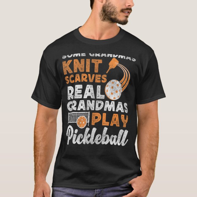 Camiseta Vovó de Pickleball Um Grande Knnnô De Avó Escarpa  (Frente)