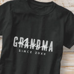 Camiseta Vovó Desde 20XX Moderno e Simples<br><div class="desc">Esta design simples e moderna é composta por tipografia sã-serif.</div>