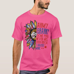 Camiseta Vovó do Exército Algumas Pessoas Nunca Encontram S